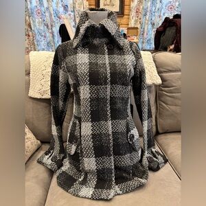 Women's Black and Gray Plaid Coat